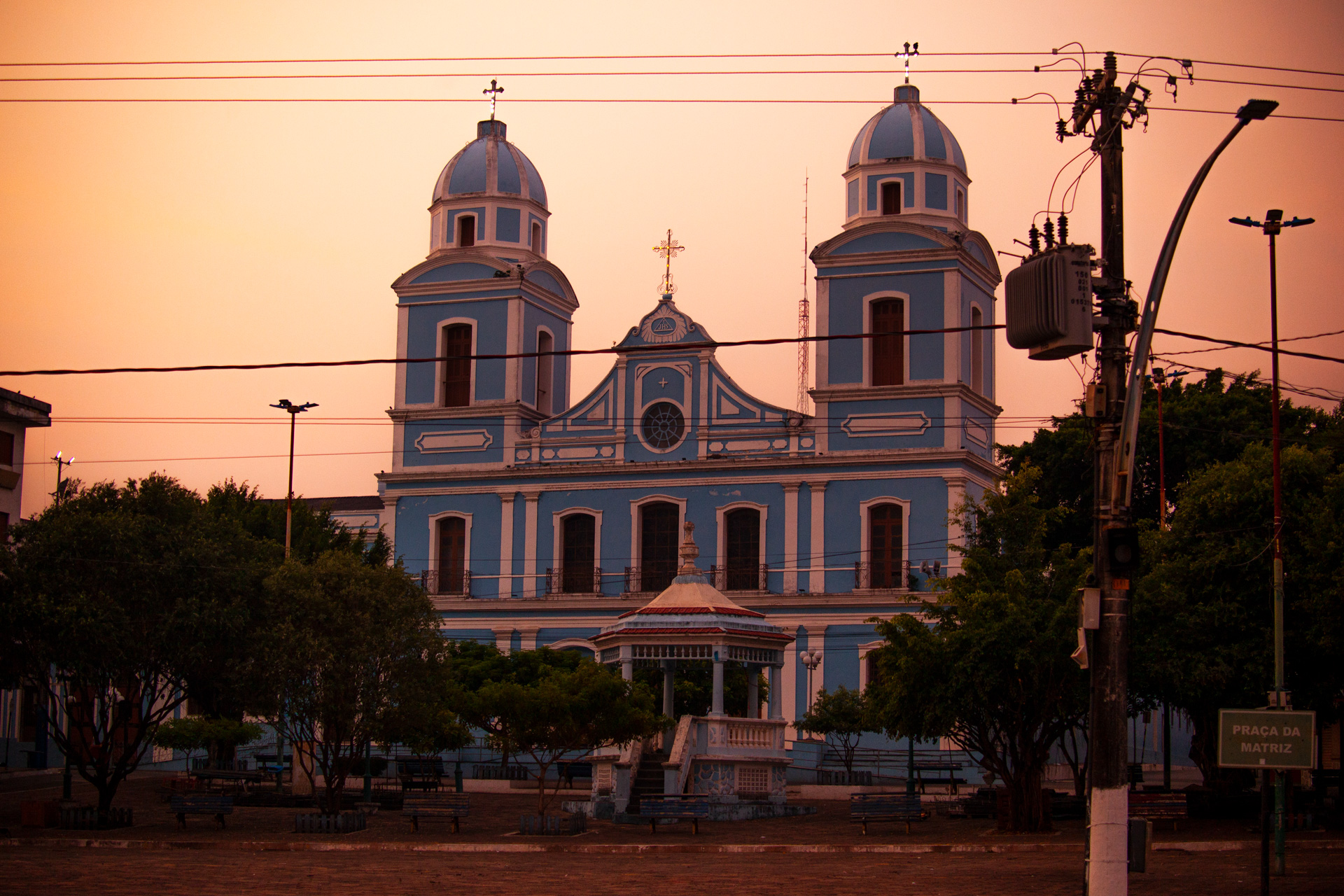 Twilight Serenity: Santarém's Historic Cathedral at Dusk