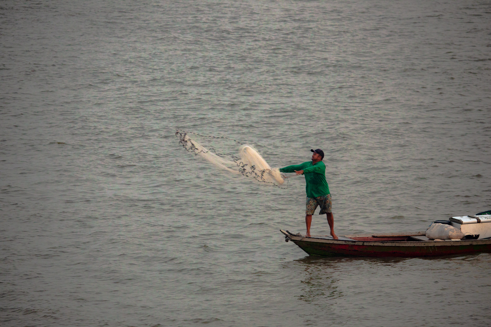 Casting Nets: A Fisherman's Life on the Amazon River