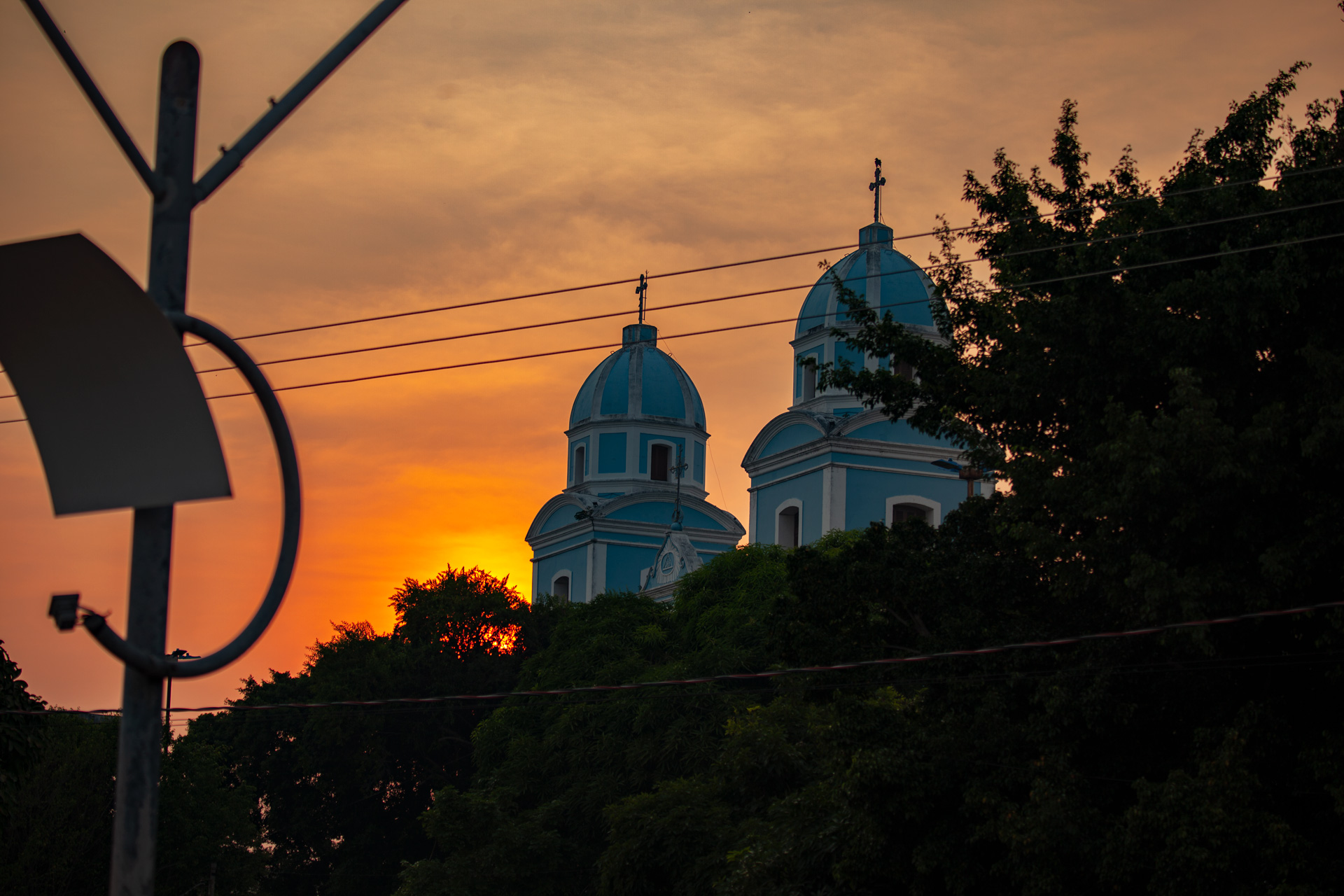 Sunset Silhouettes: Santarém's Cathedral in the Golden Hour